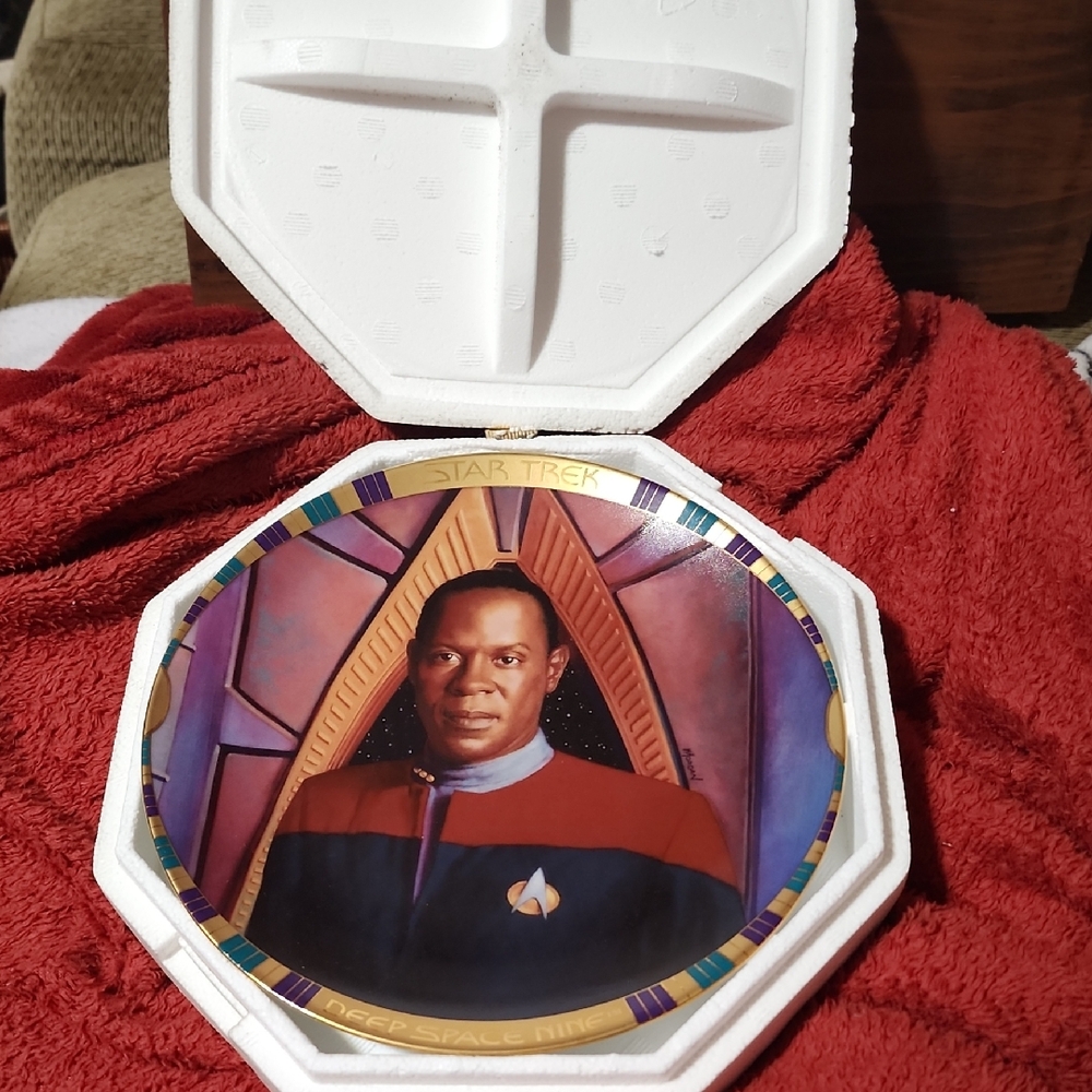Star Trek Deep Space Nine Collectible Plate.Sisko